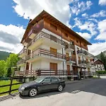 Brame La Fam 32 Few Steps From Skiing - Happy شقة