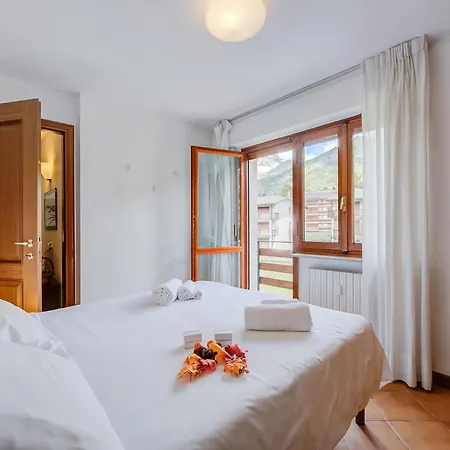 Bramé La Fam 32 Few Steps From Skiing - Happy *